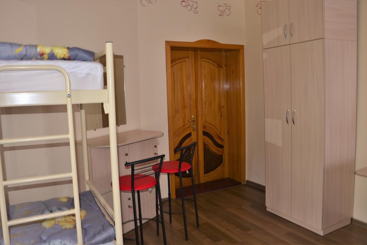 Vishnya Hostel Dnipro Exterior foto
